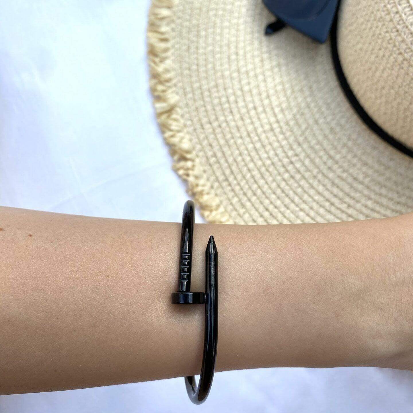 Βραχιόλι από χειρουργικό ατσάλι "Καρφί" - χρυσό