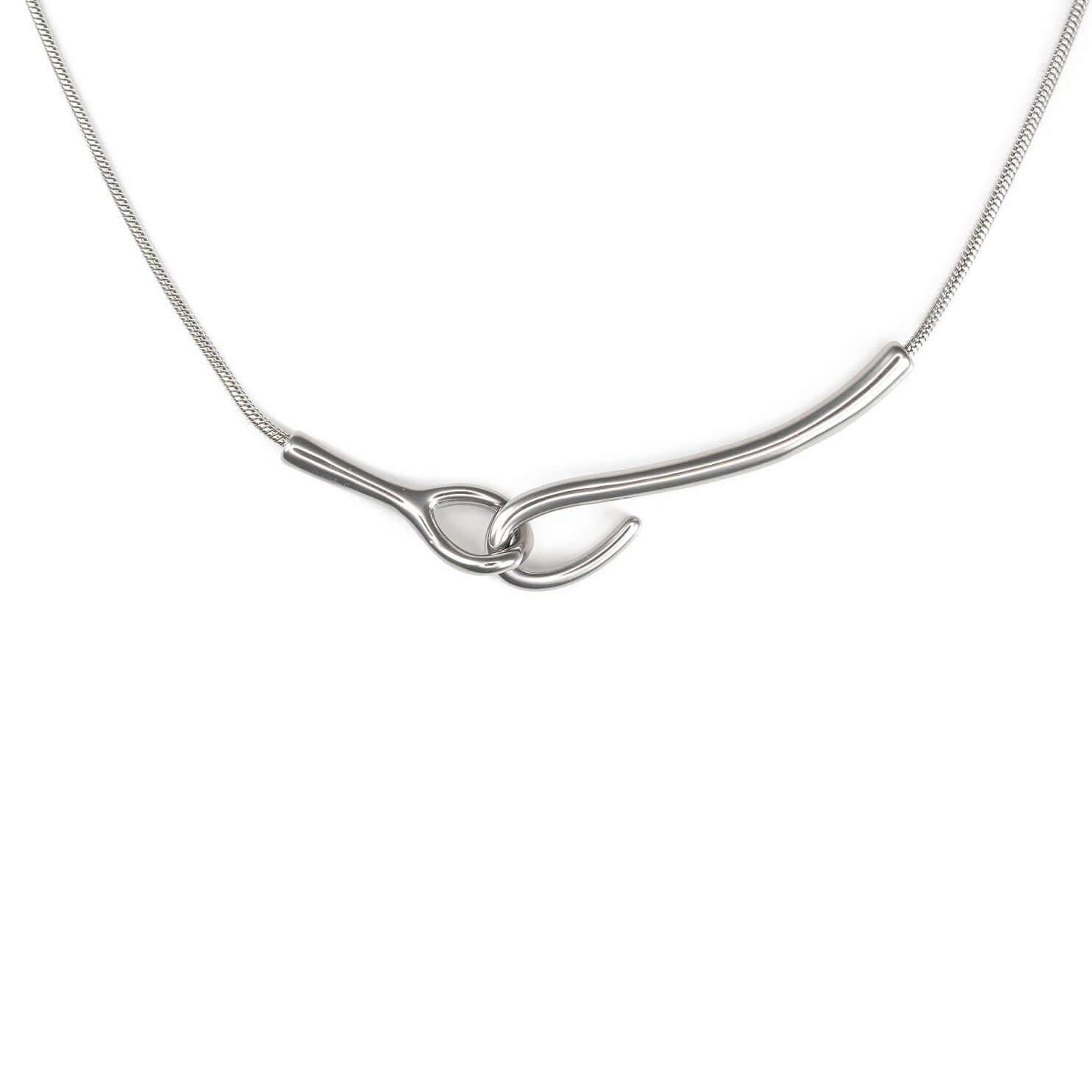 Колие от медицинска стомана, символизиращо свързаност в златисто и сребристо, елегантен дизайн.