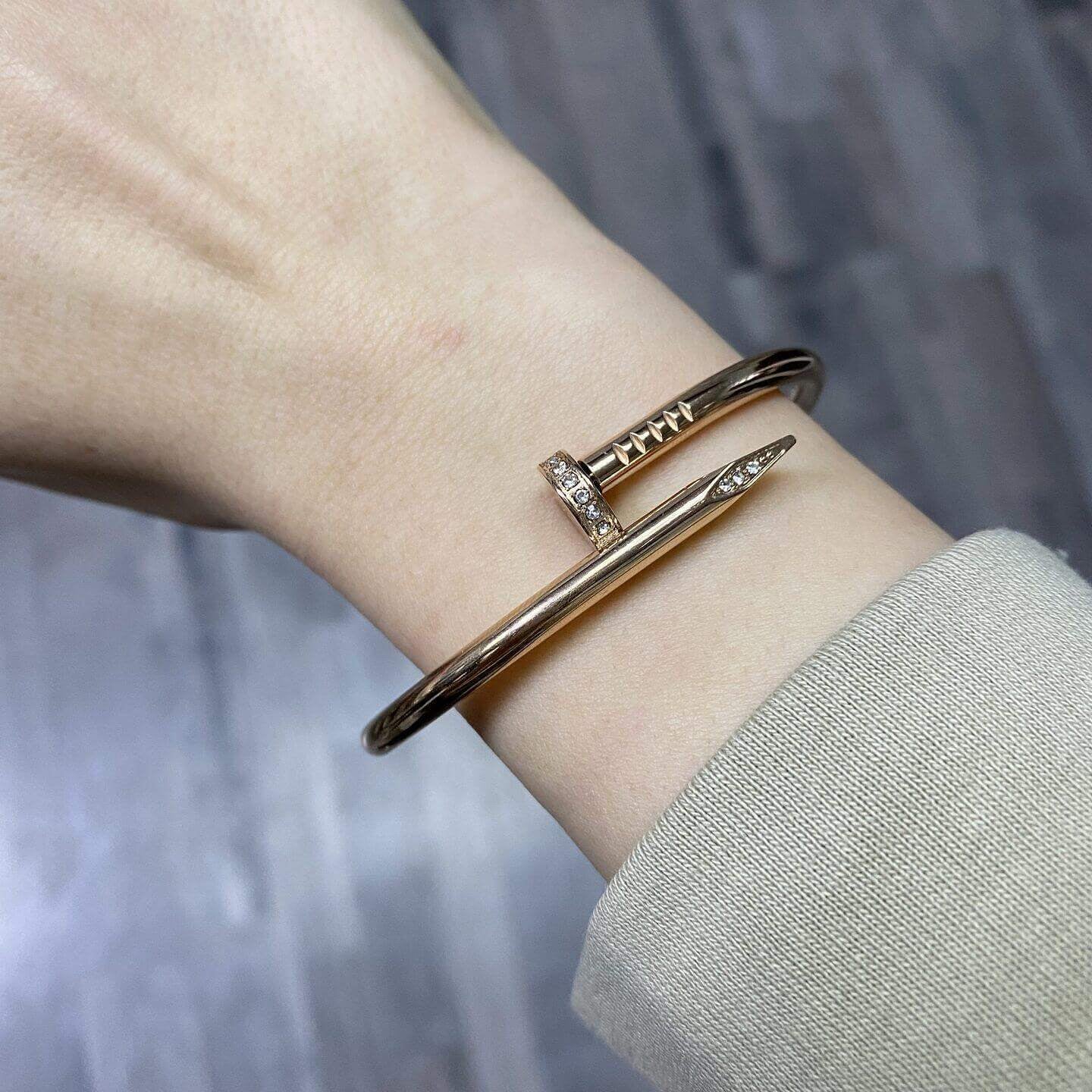 Βραχιόλι από χειρουργικό ατσάλι "Καρφί" - χρυσό