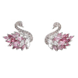 Ασημένια κύκνος με ροζ αποχρώσεις