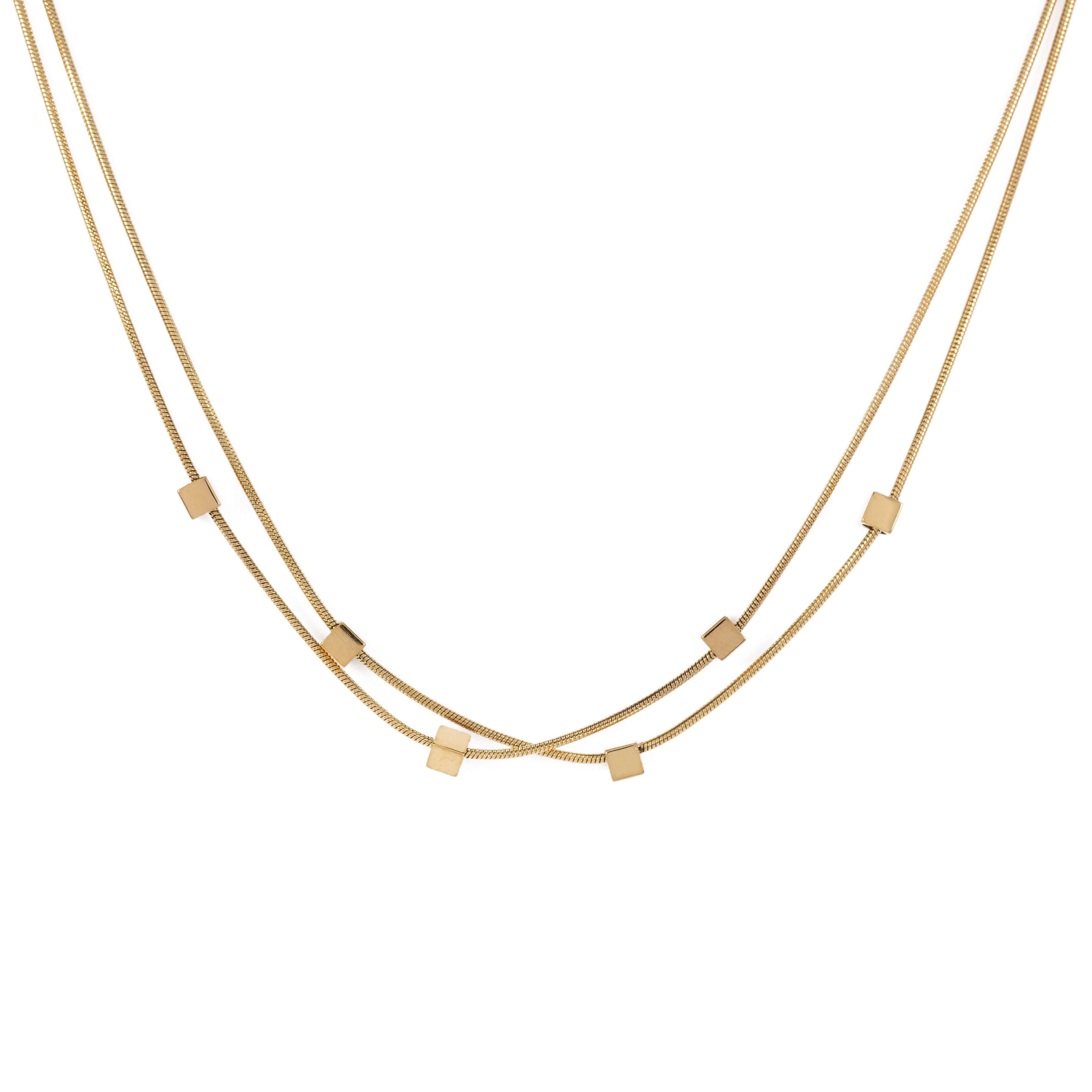 Двойно колие с плетка и кубчета, изработено от медицинска стомана с 16К златно покритие.