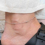 Сребърна Гривна за Глезен Сърце S925, родиево покритие, стилна и елегантна, изработена от сребро S925.