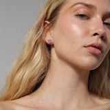 Сребърни Обеци с Розов Кристал S925, елегантен комплект бижута с розов кристал на модела.