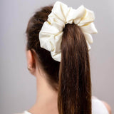 Μεγάλο σατέν scrunchie – Σαμπανί