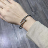 Ασημί Βραχιόλι "Καρφί" με Κρύσταλλα