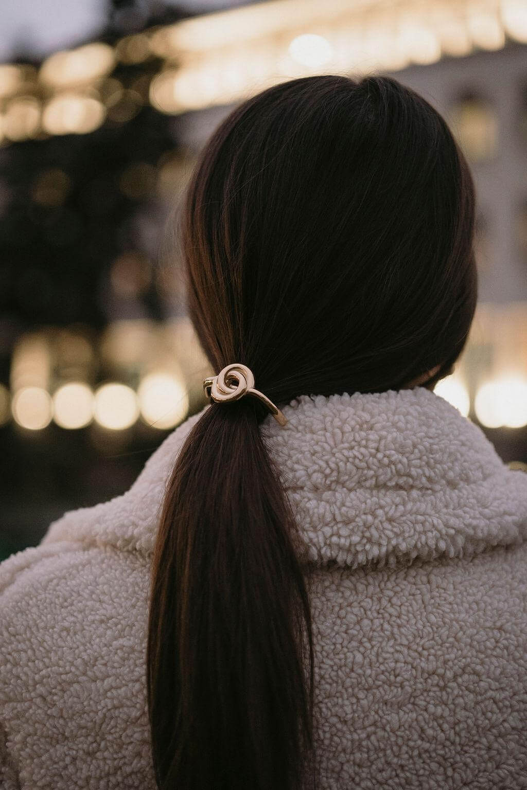 Ластик за коса Circle - стилен аксесоар за красиво оформяне на прическа.