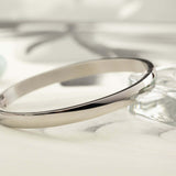 Овална сребриста гривна