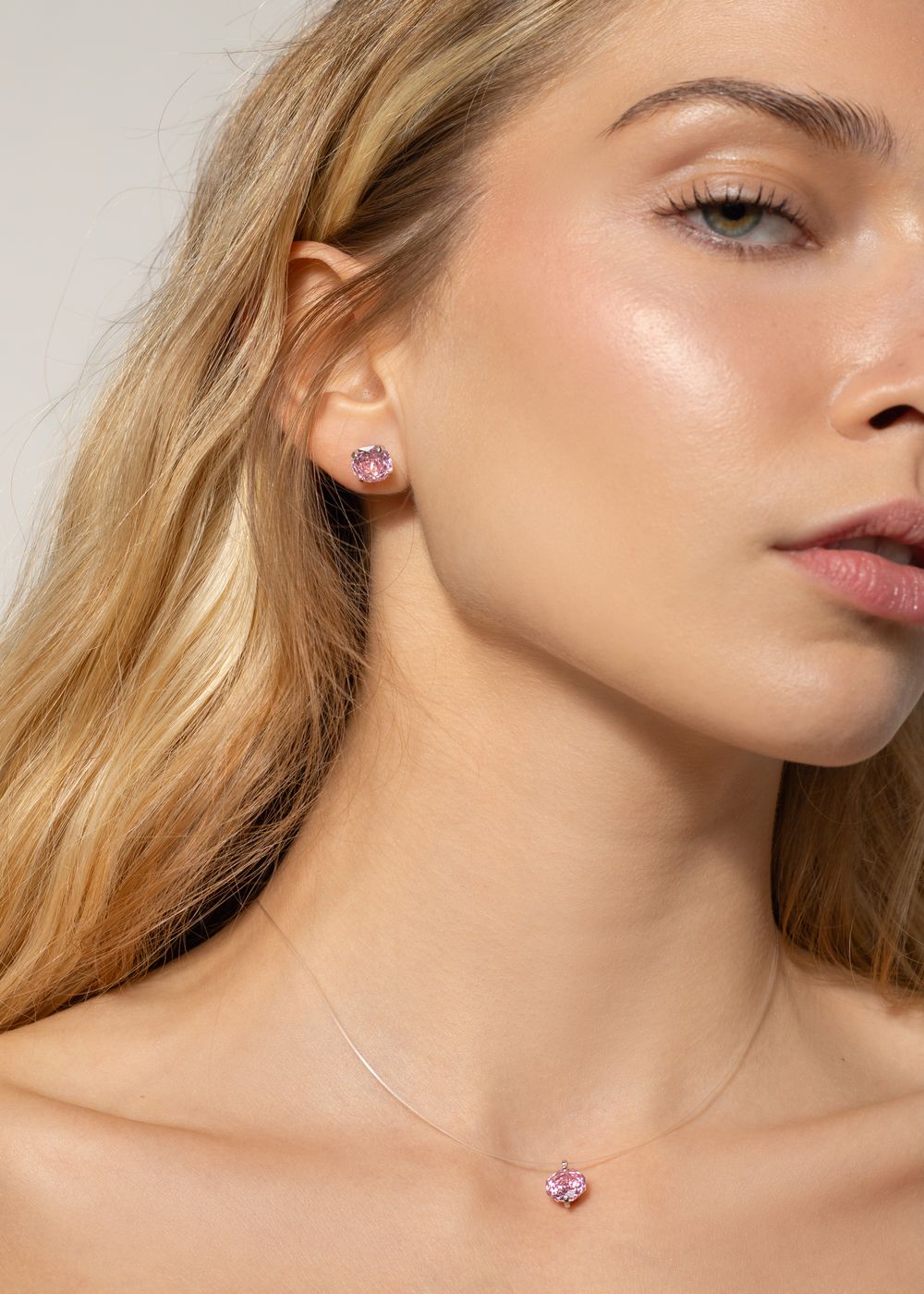 Розов комплект обеци и колие с кристали emily.bg