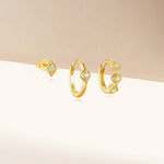 Сребърни обеци с 18К златно покритие и нежни камъни, идеални за всеки повод.