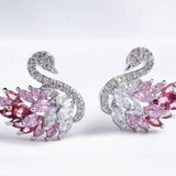 Ασημένια κύκνος με ροζ αποχρώσεις