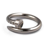 Ασημένιο δαχτυλίδι "Καρφί" με πέτρες ζιργκόν