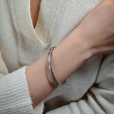 Твърда гривна с камъни цирконий Bliss